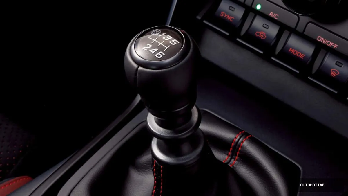 The End of an Era? Manual Car Sales Plummet Below 8% in Britain as Automatics and EVs Dominate