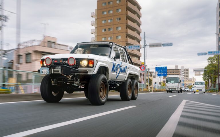 Revolutionizing the Land Cruiser: Neosteel’s 6×6 Transformation with TE37 Flair