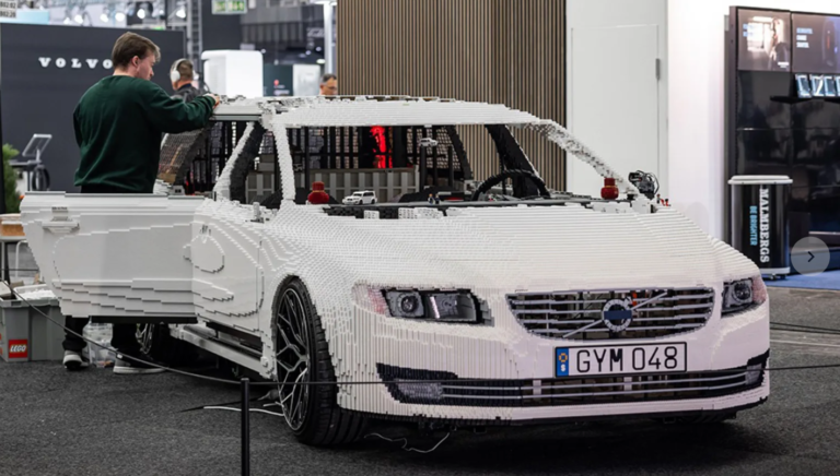 Revolutionary Lego Engineering: Driveable Volvo V70 Wagon Crafted from 400,000 Bricks